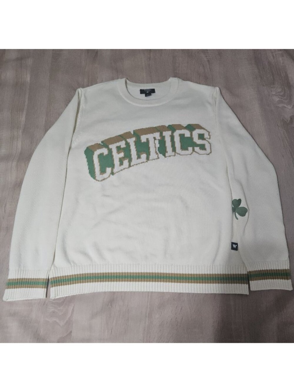 The Wild Collective NBA Boston Celtics Cream Jacquard Crew Sweater Large Cotton